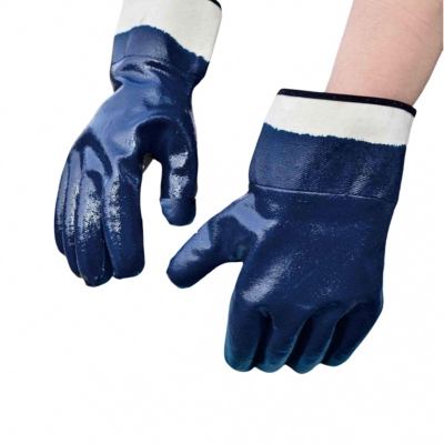 Oil resistant gloves